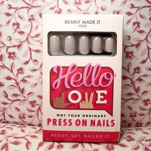 NIB Hello Love Bearly Made It Taupe Press On Nails